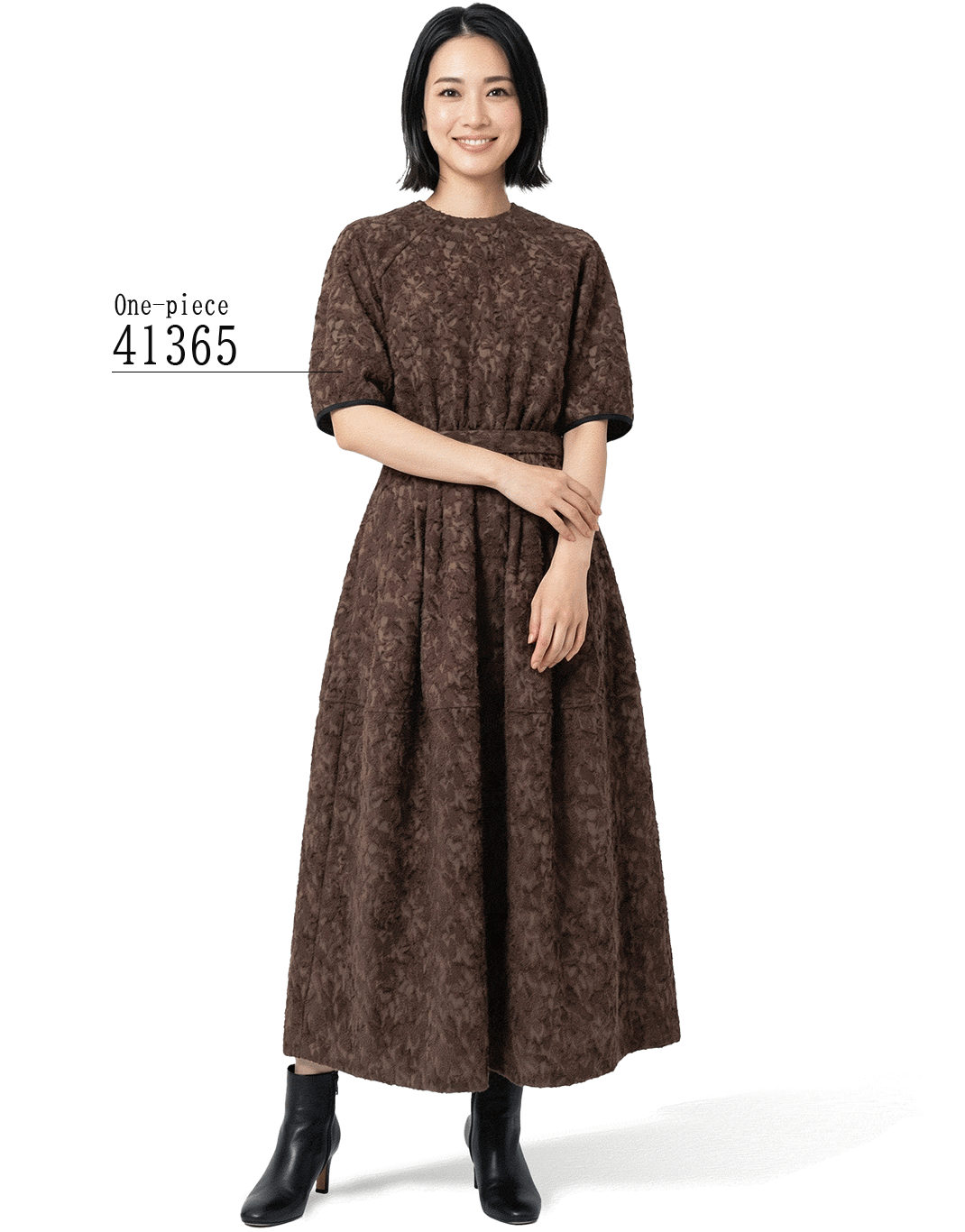 Look 2-1 ワンピース女性着画